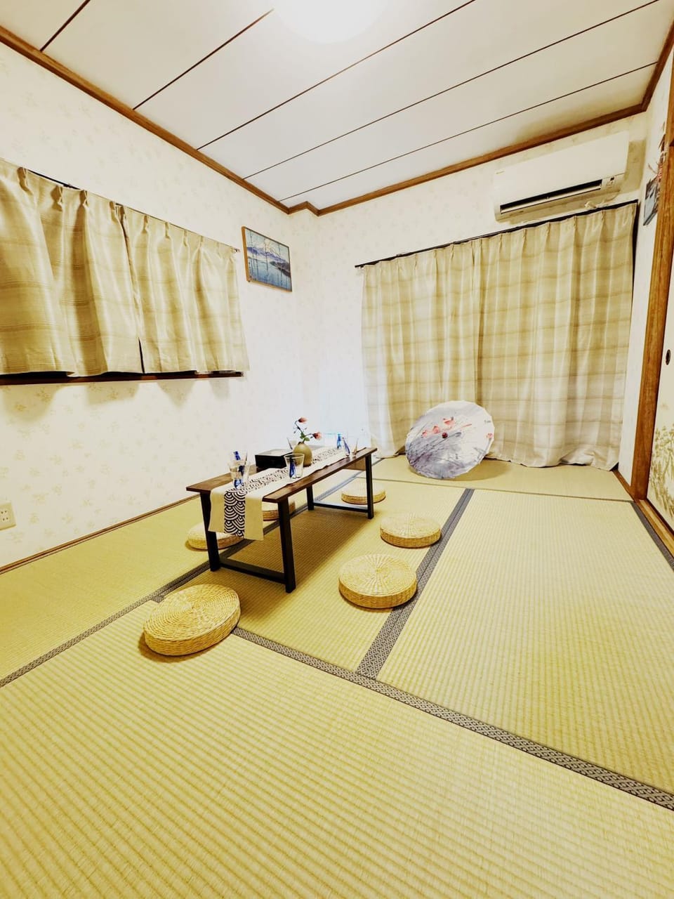 Living room, Photo of the whole room
