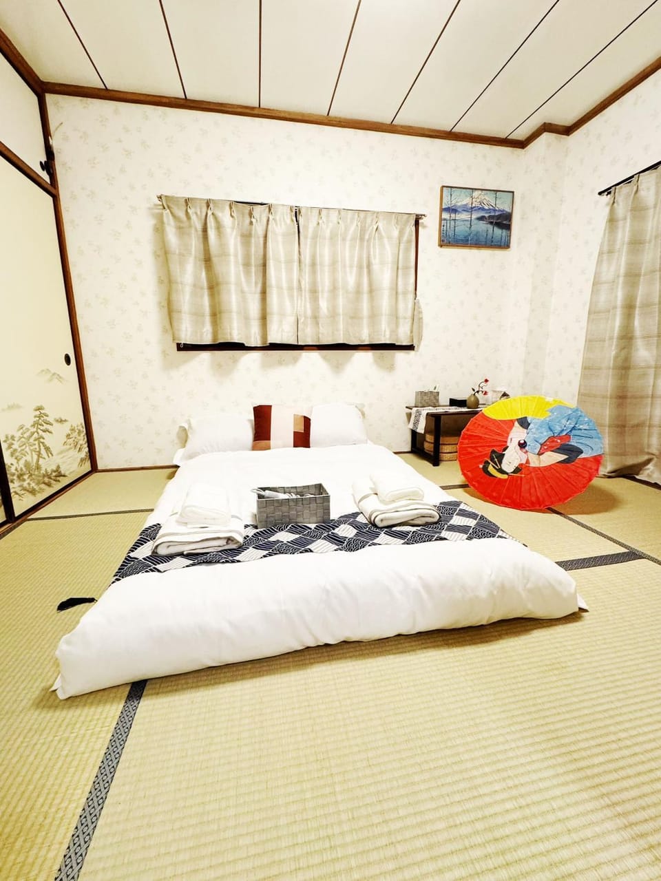 Bed, Photo of the whole room