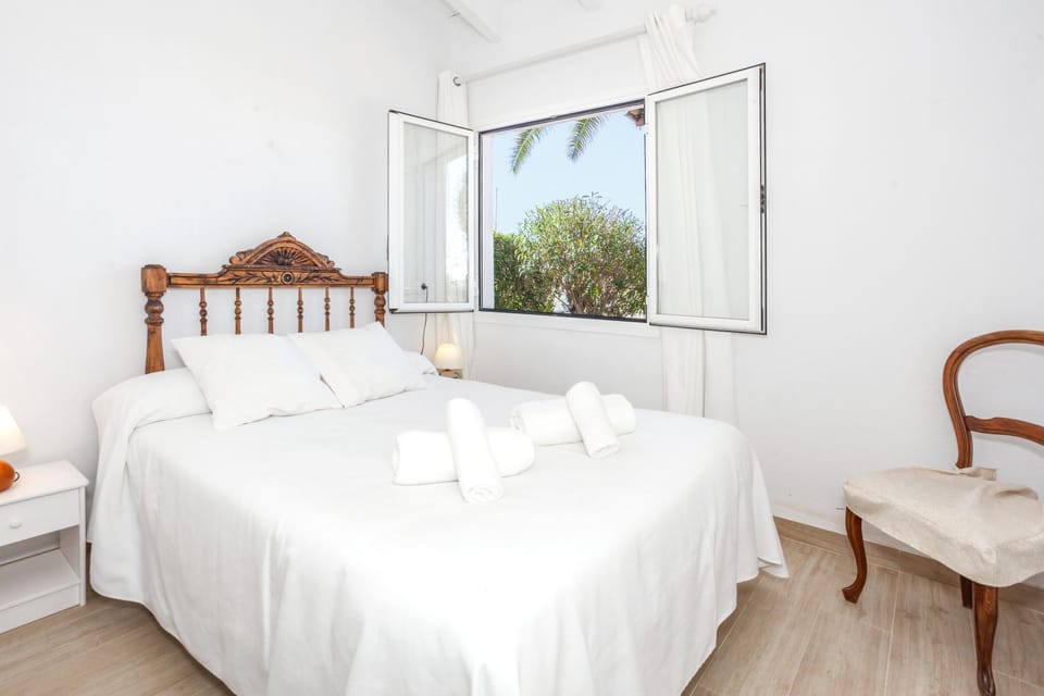Property building, Living room, Bedroom