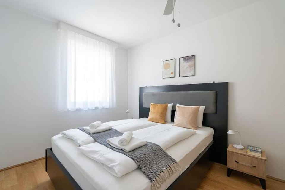 Stylish 1BR Escape, City Quick by HM Apartment in Vienna