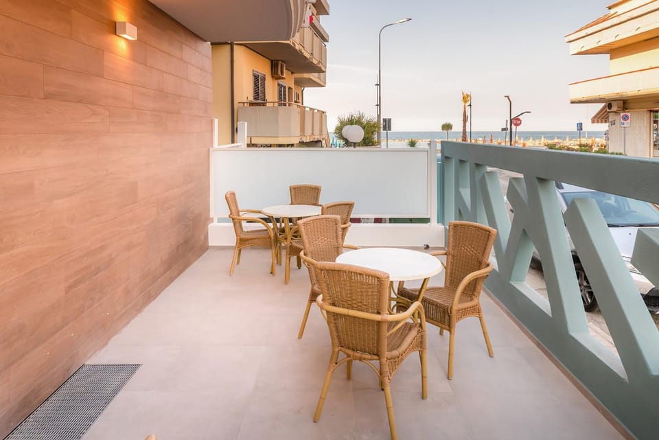 Patio, Day, View (from property/room), Balcony/Terrace, Living room, Seating area, Dining area
