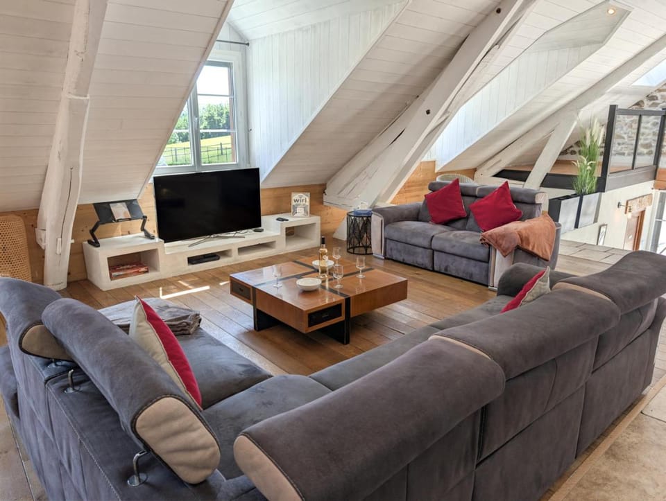 TV and multimedia, Living room, Seating area