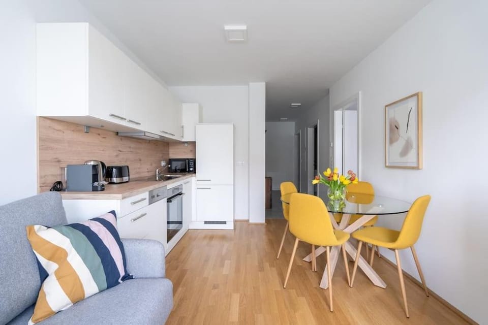 Quiet 1BR Oasis, Fast City Path by HM Apartment in Vienna