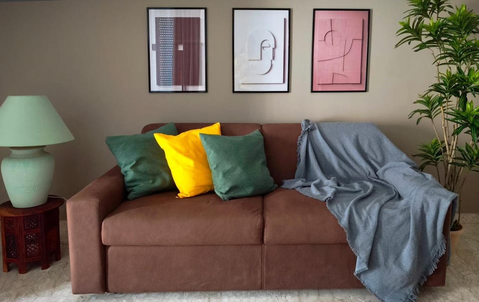 Living room, Seating area