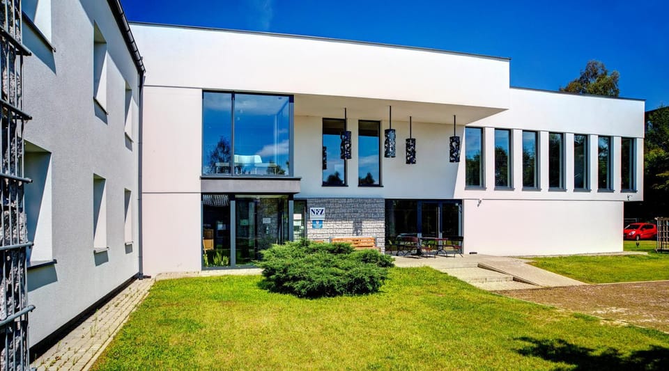 Property building, Spring, Day, Garden, Garden view