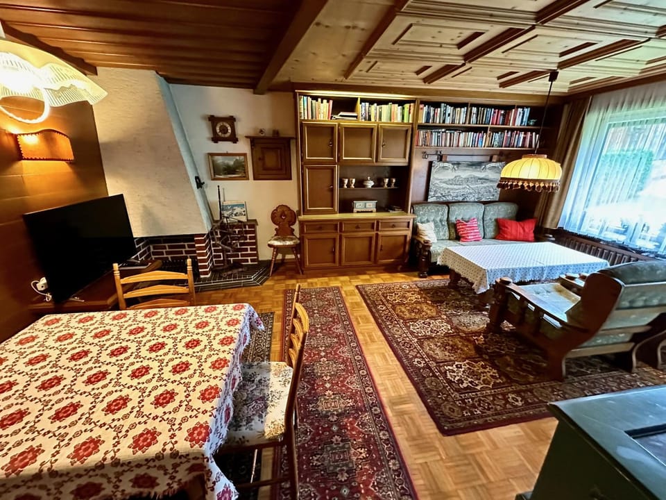 TV and multimedia, Living room, Dining area