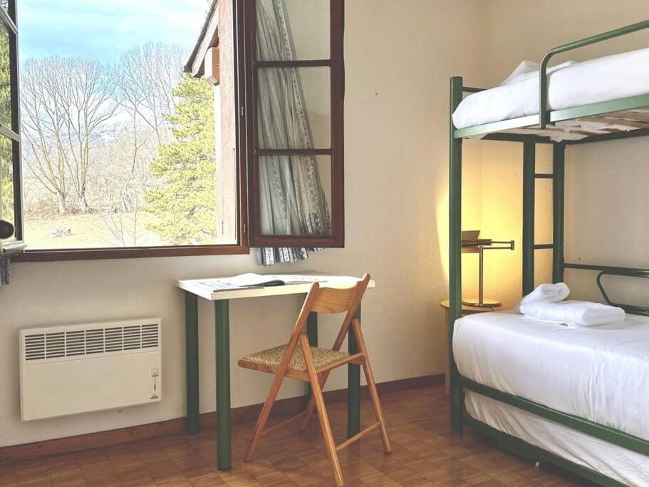Bed, Photo of the whole room, Bedroom, bunk bed