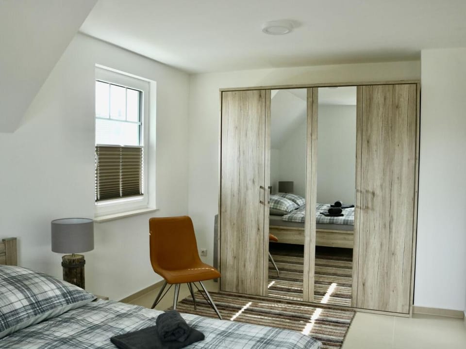 Bed, Photo of the whole room, wardrobe