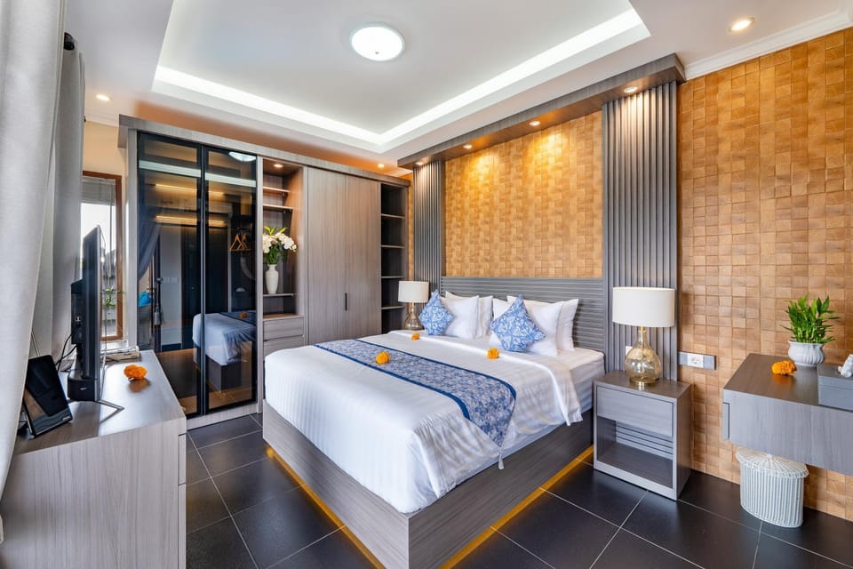 Bed, Decorative detail, Bedroom, wardrobe