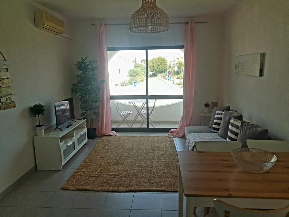 TV and multimedia, Living room, internet, air conditioner