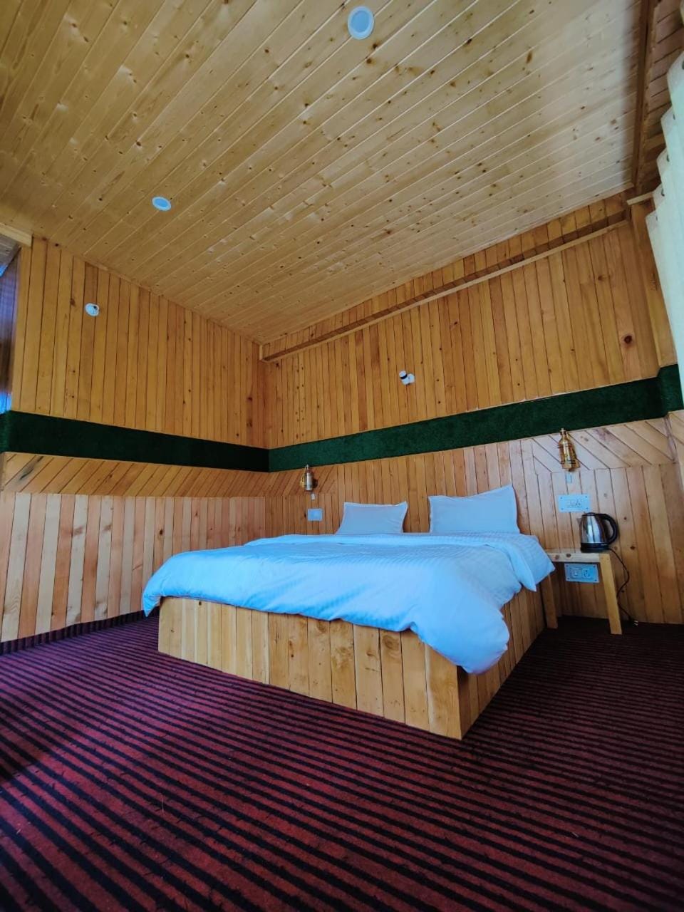 Bed, Photo of the whole room