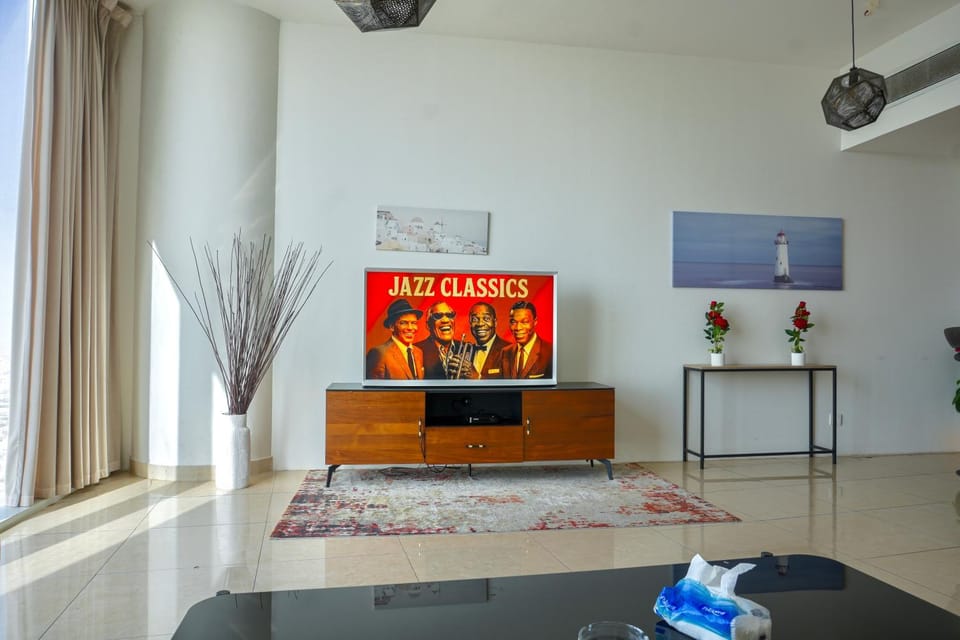 Communal lounge/ TV room, TV and multimedia