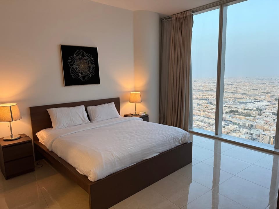 Bed, Photo of the whole room, Bedroom, City view