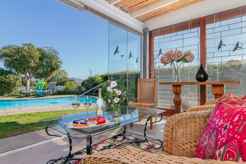 Fluke Tide - Stylish Knysna Home with Pool & Views House in Knysna