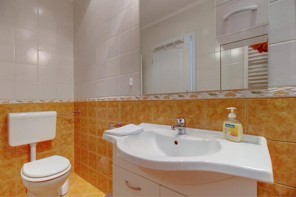 Toilet, Bathroom
