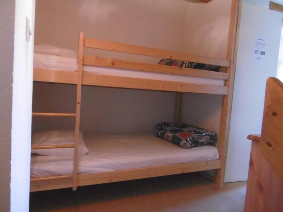 Bed, Photo of the whole room, Bedroom, bunk bed