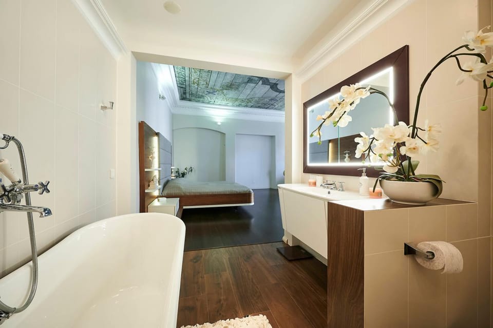 Bathroom, Bath