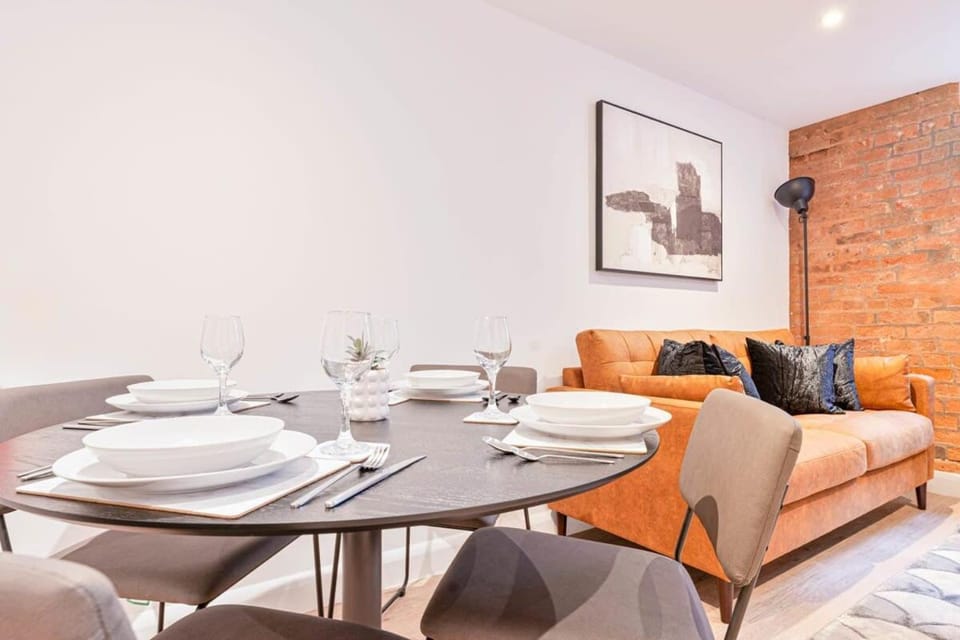 Lovely 2 Bed Apartment in Burton-on-Trent Apartment in Burton upon Trent