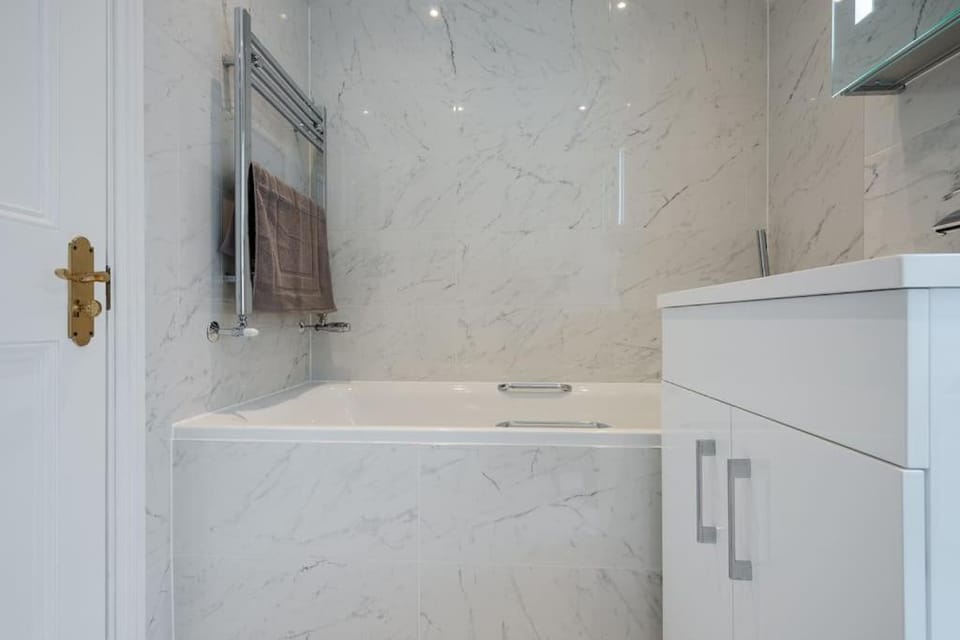 Luxury 3BRs house in the heart of Victoria Villa in City of Westminster