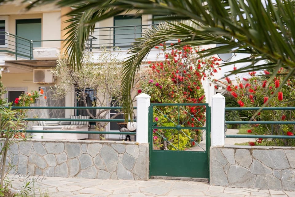 Freya Portaria Beach House in Halkidiki