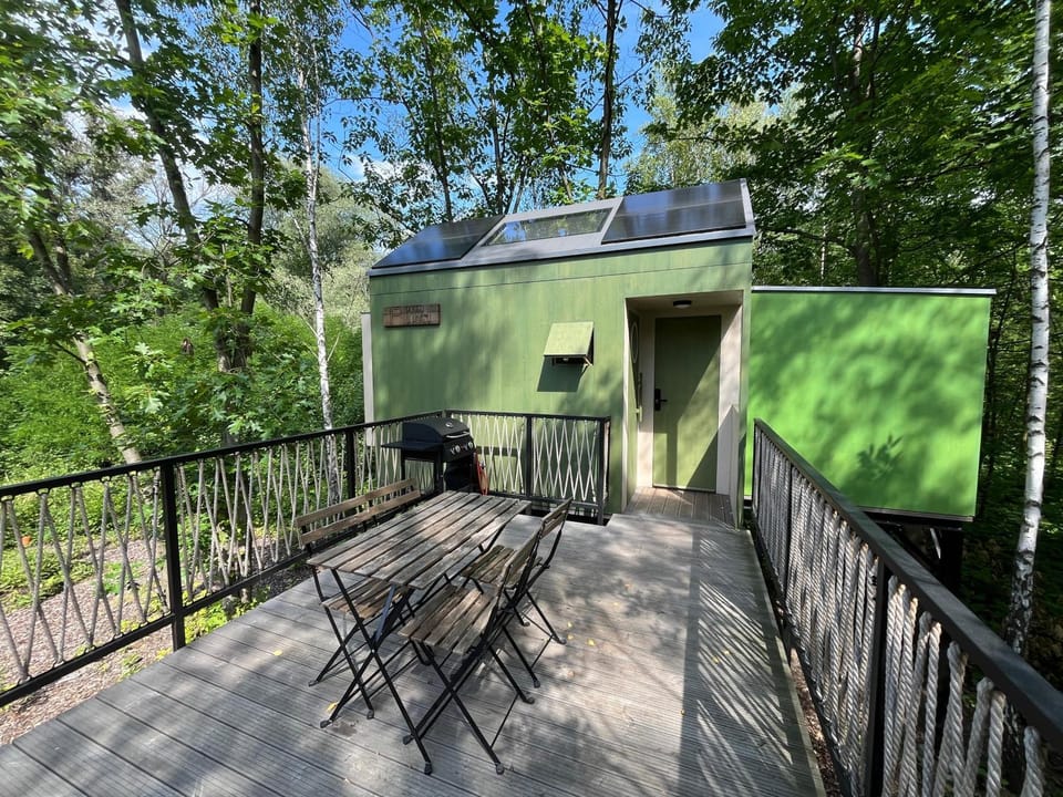 Property building, Spring, Day, Garden, View (from property/room), Balcony/Terrace, Garden view