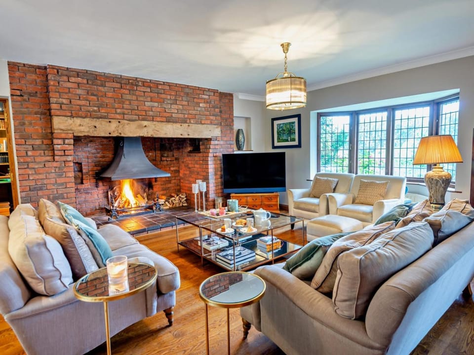 TV and multimedia, Living room, Seating area