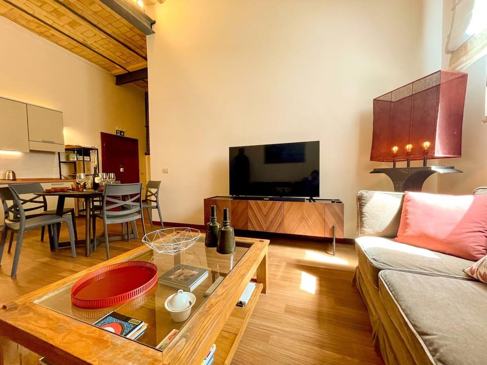 Communal lounge/ TV room, TV and multimedia, Kitchen or kitchenette, Living room, Seating area, Dining area, Evening entertainment, minibar