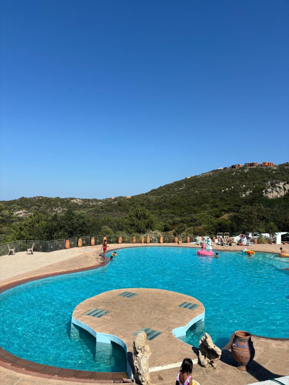 Day, Natural landscape, Swimming pool, group of guests, sunbed