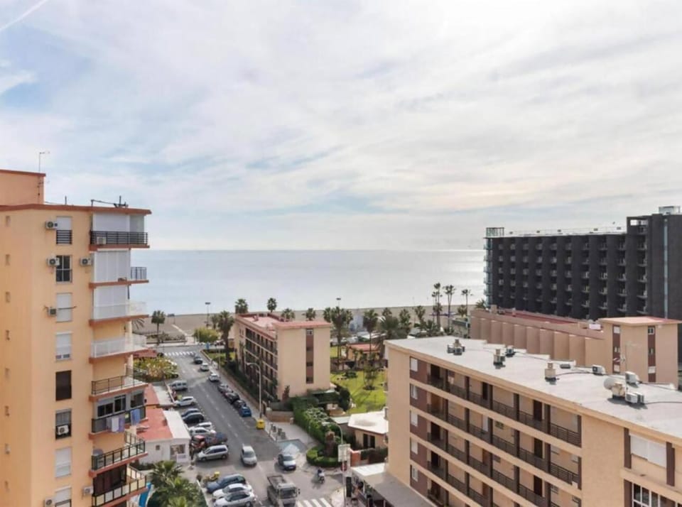 Playamar Estudio 2 Huesped 40m Playa Parking Wi-Fi Apartment in Torremolinos