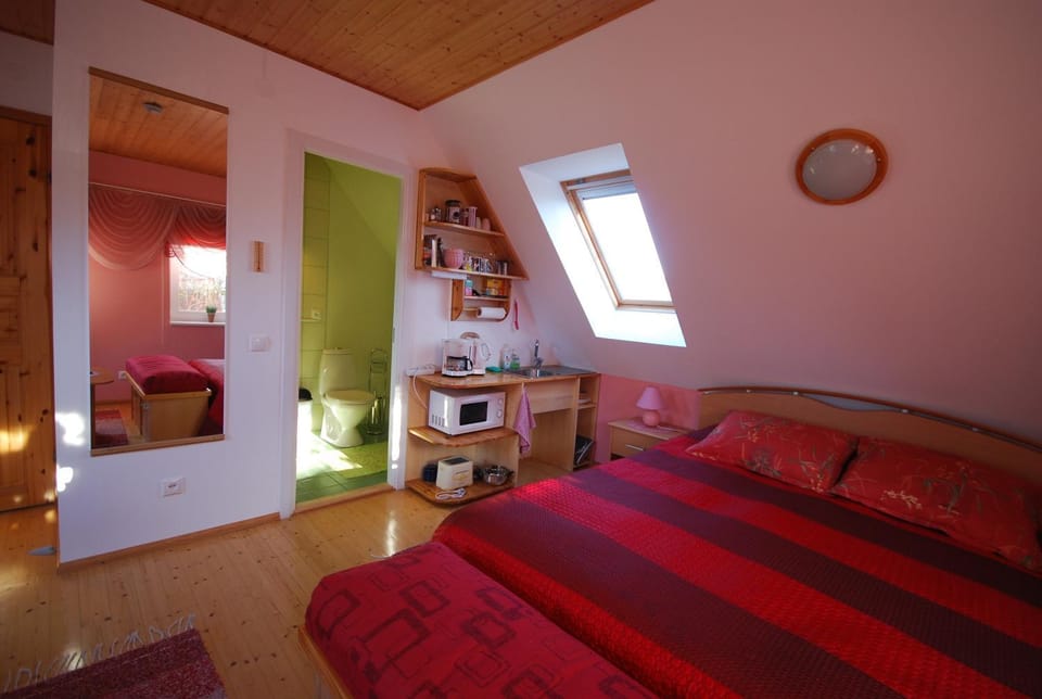 Bathroom, Kitchen or kitchenette, Living room, Photo of the whole room