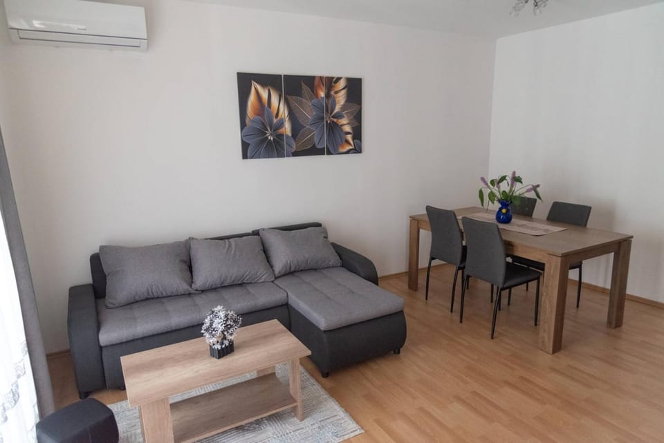 Apartments Niko Bed and Breakfast in Split-Dalmatia County