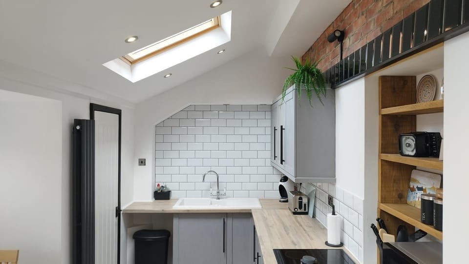 Coffee/tea facilities, Kitchen or kitchenette, minibar, stove, toaster