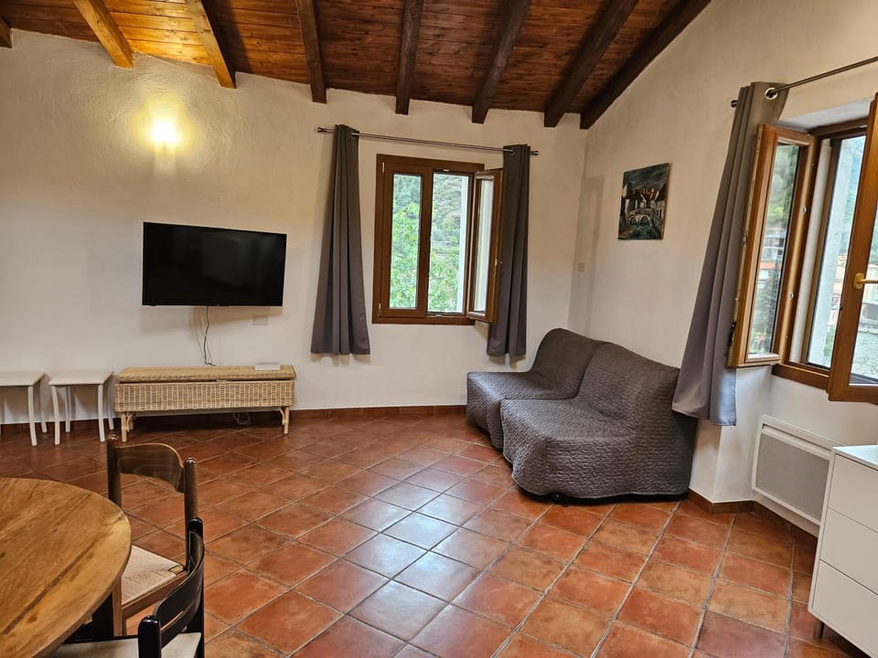 TV and multimedia, Living room, Seating area