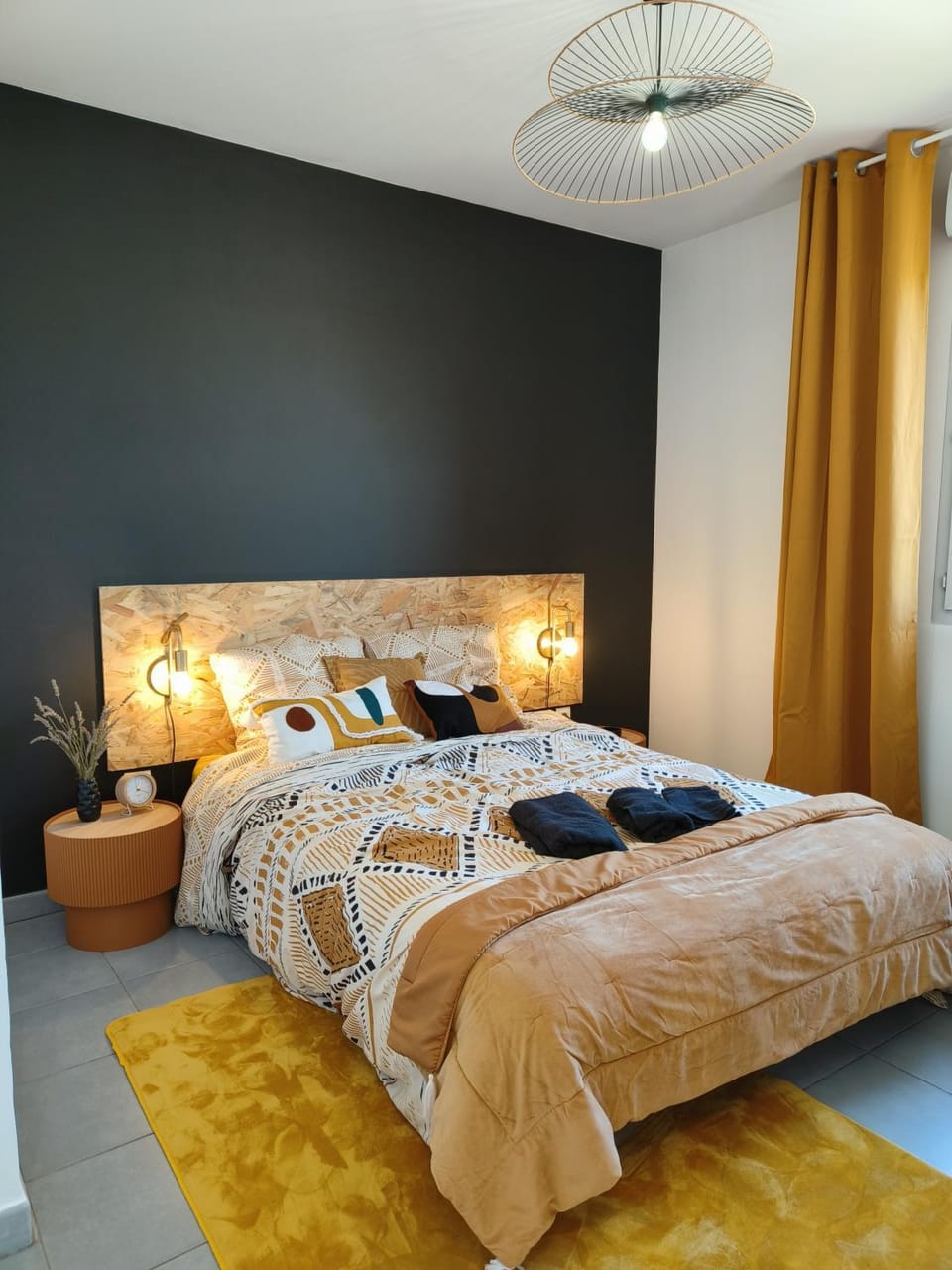 Bed, Photo of the whole room, Bedroom