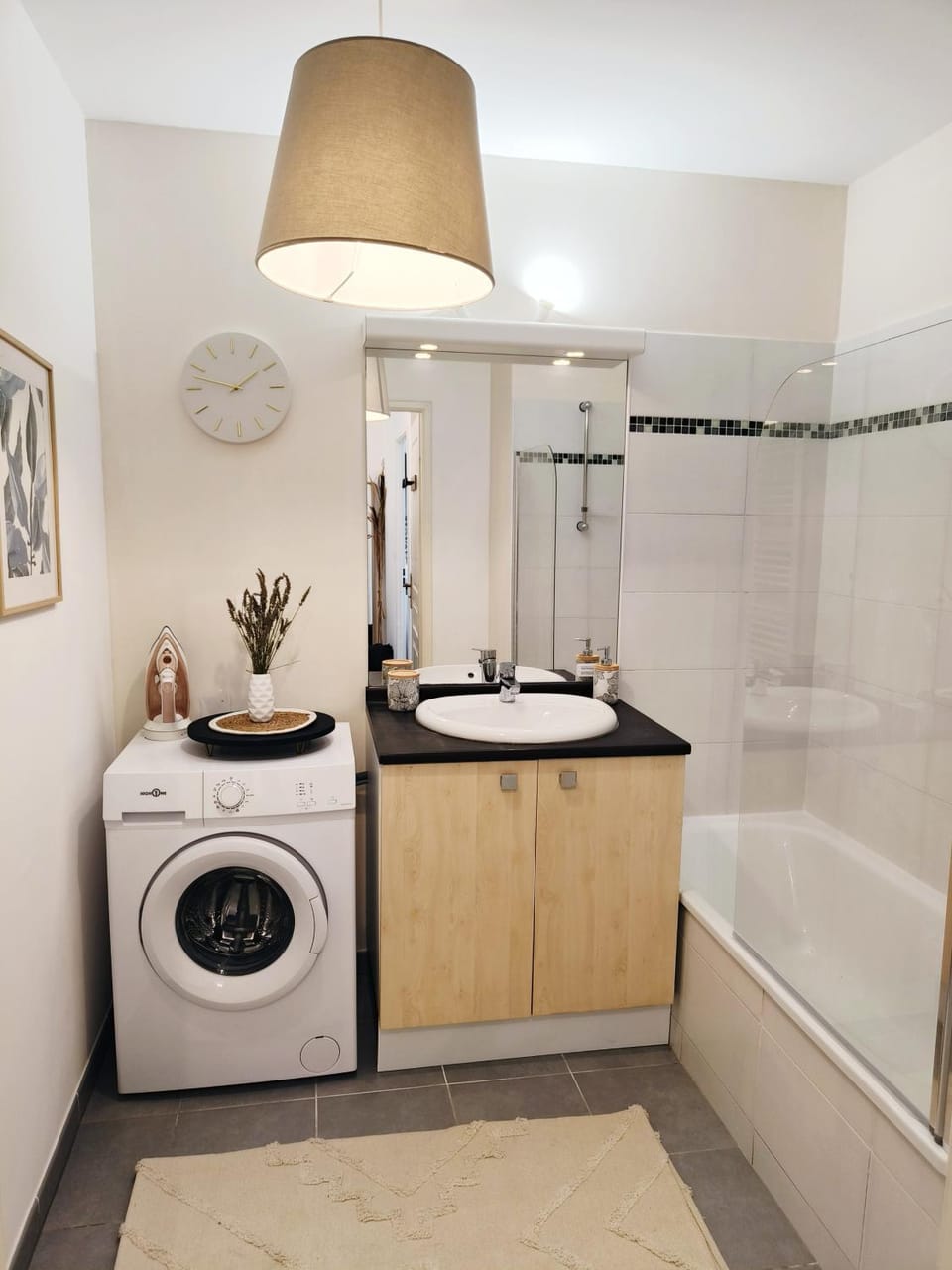 Bathroom, washing machine