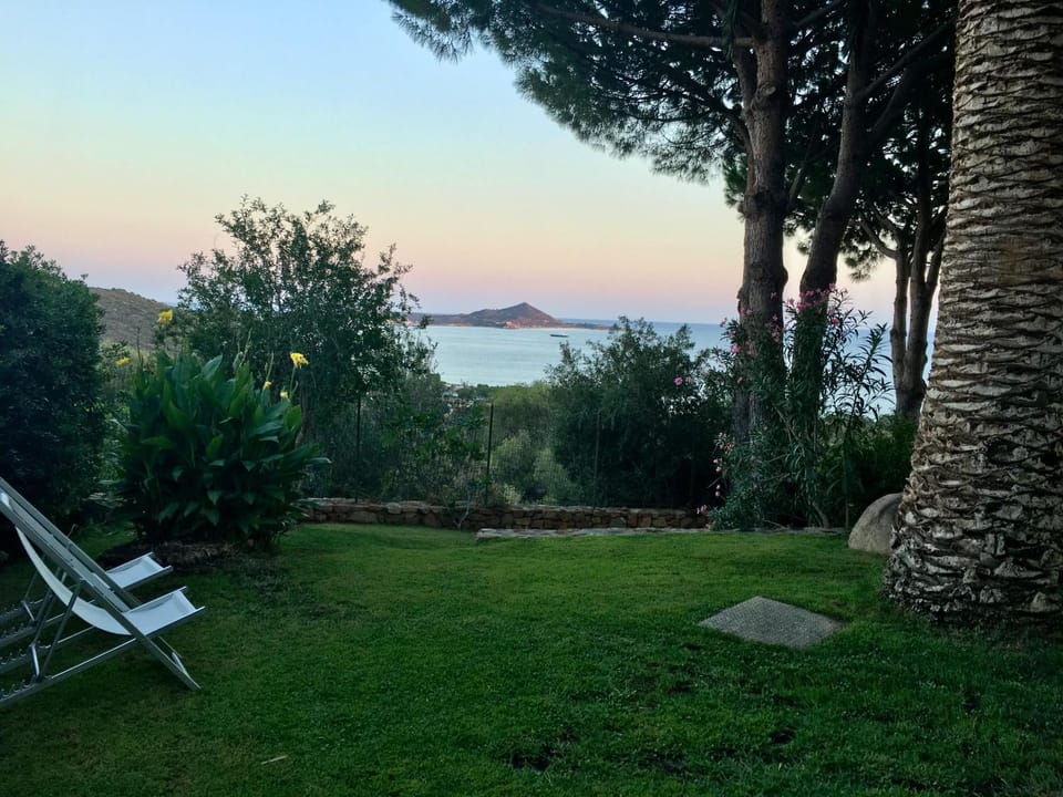 Property building, Natural landscape, Garden, Garden view, Sea view, sunbed