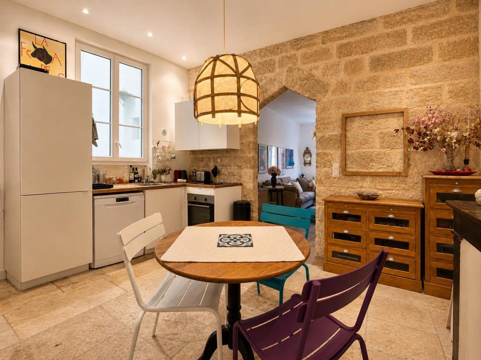Dining area, kitchen