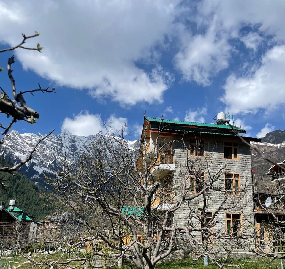 heavens retreat manali Hotel in Himachal Pradesh