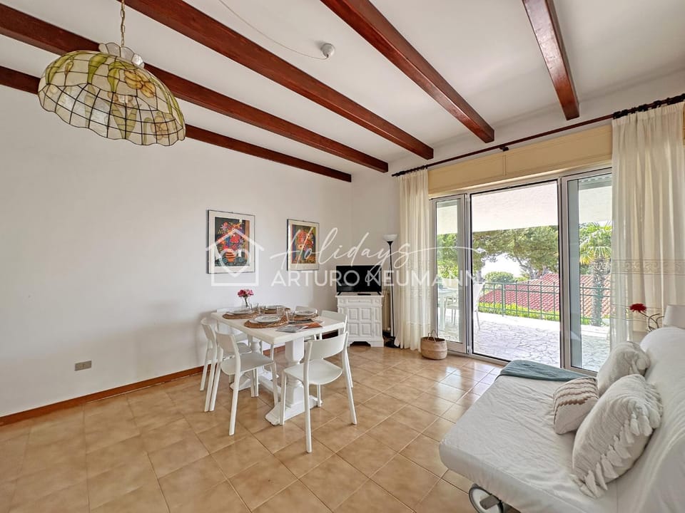 Patio, Kitchen or kitchenette, Living room, Seating area, Dining area