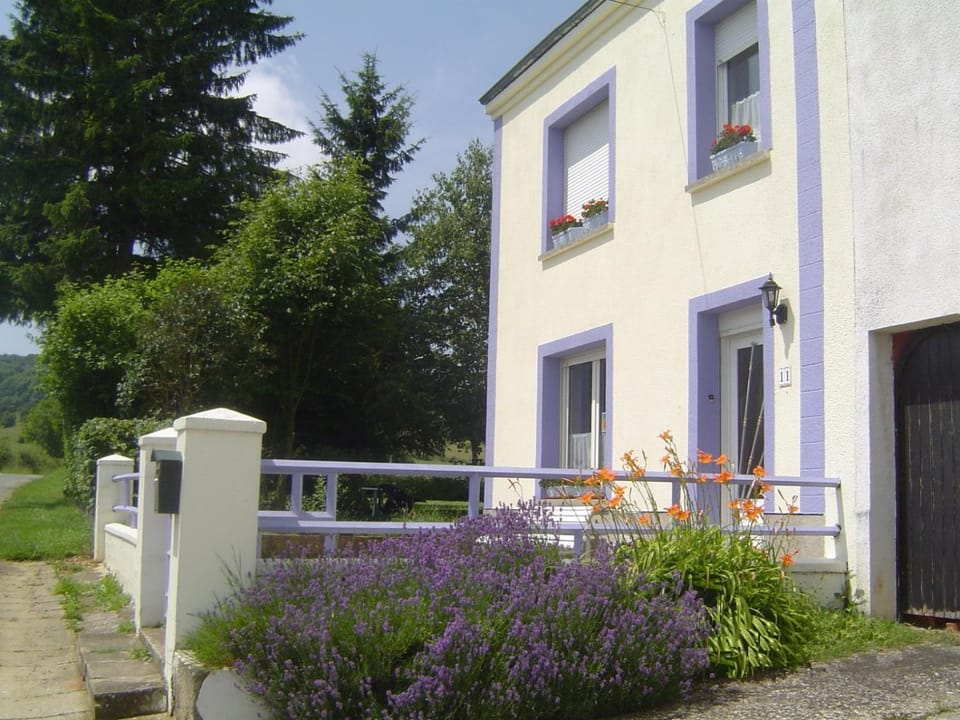 Aux 2 cerisiers House in Belgium