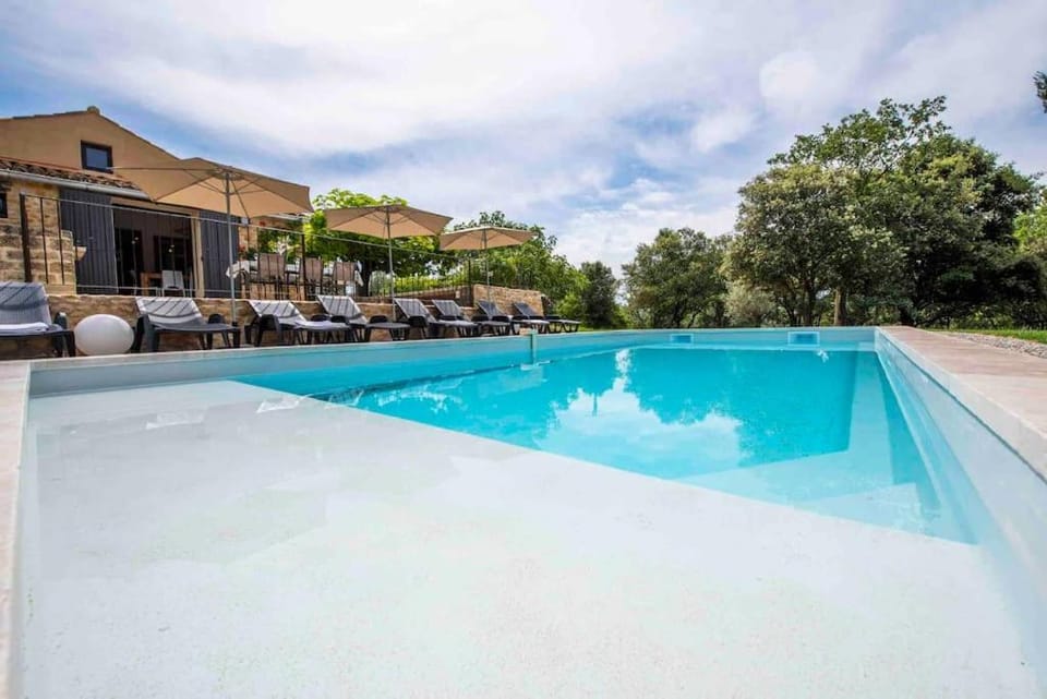 Day, Pool view, Swimming pool, sunbed