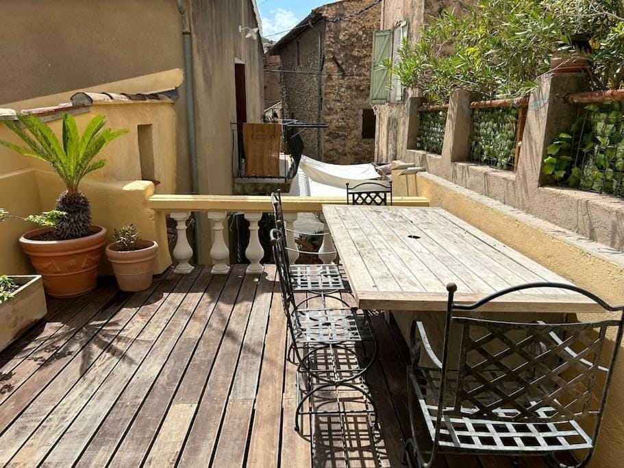 LemonTree Terrace village centre Apartment in French Riviera