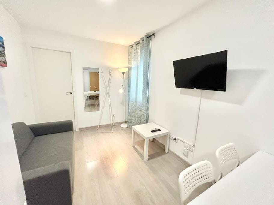 Metro Avenida de América 09 Apartment in Madrid