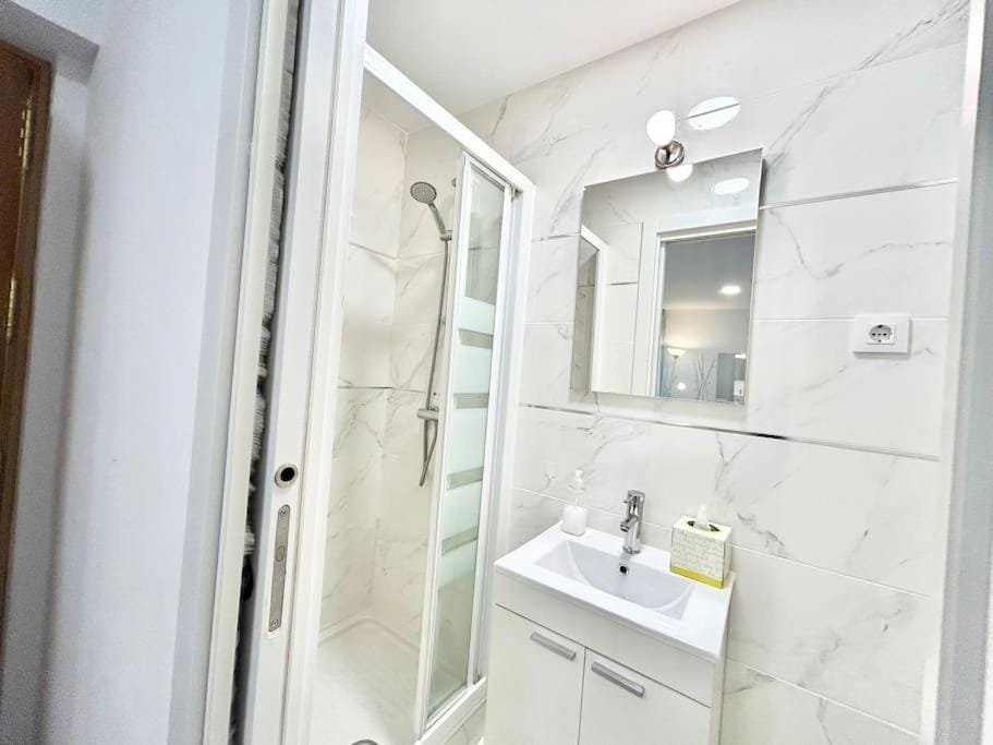 Metro Avenida de América 09 Apartment in Madrid