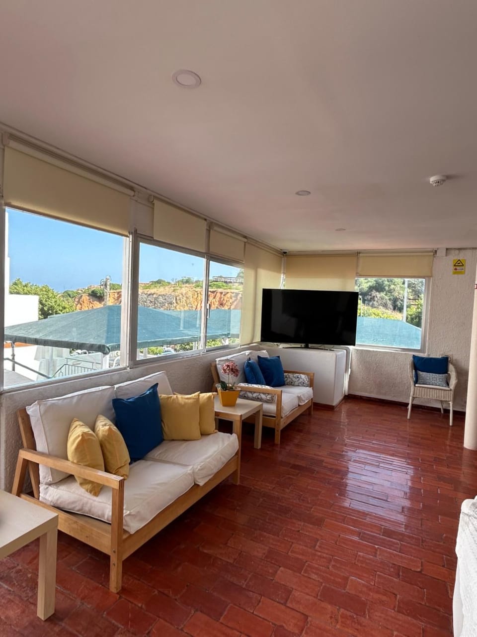 Communal lounge/ TV room