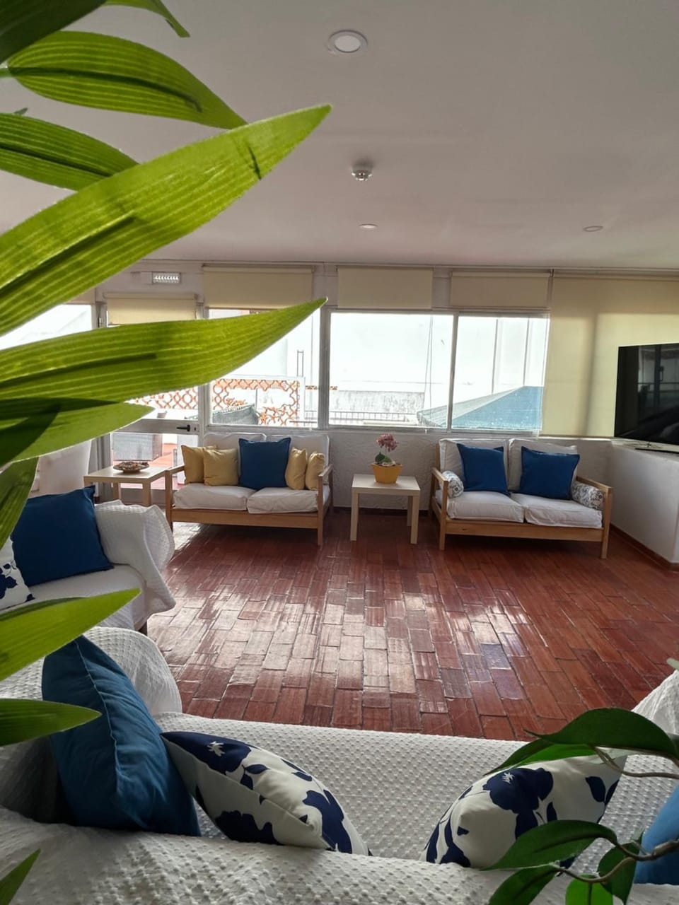 Communal lounge/ TV room
