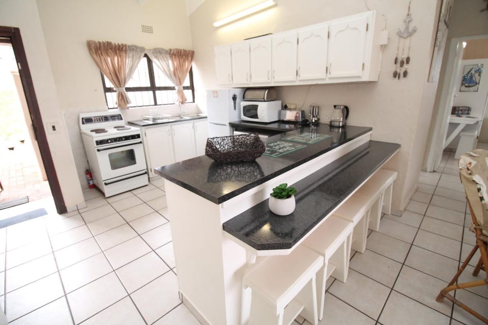 Kitchen or kitchenette, pet friendly, toaster