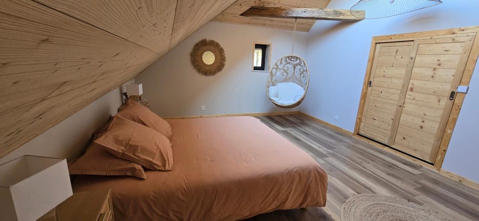 GITE Le grenier du Jean 8 personnes Apartment in Bourgogne-Franche-Comté