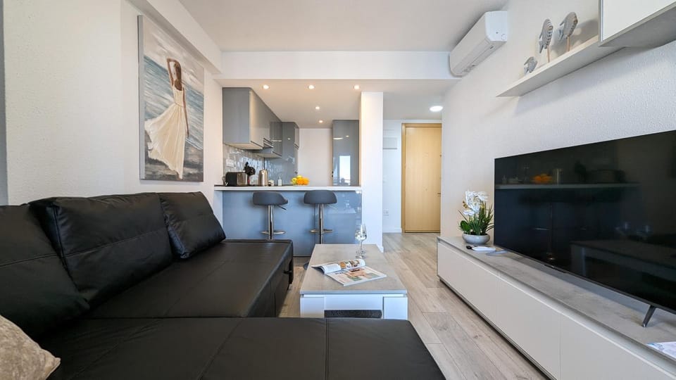 TV and multimedia, Kitchen or kitchenette, Living room