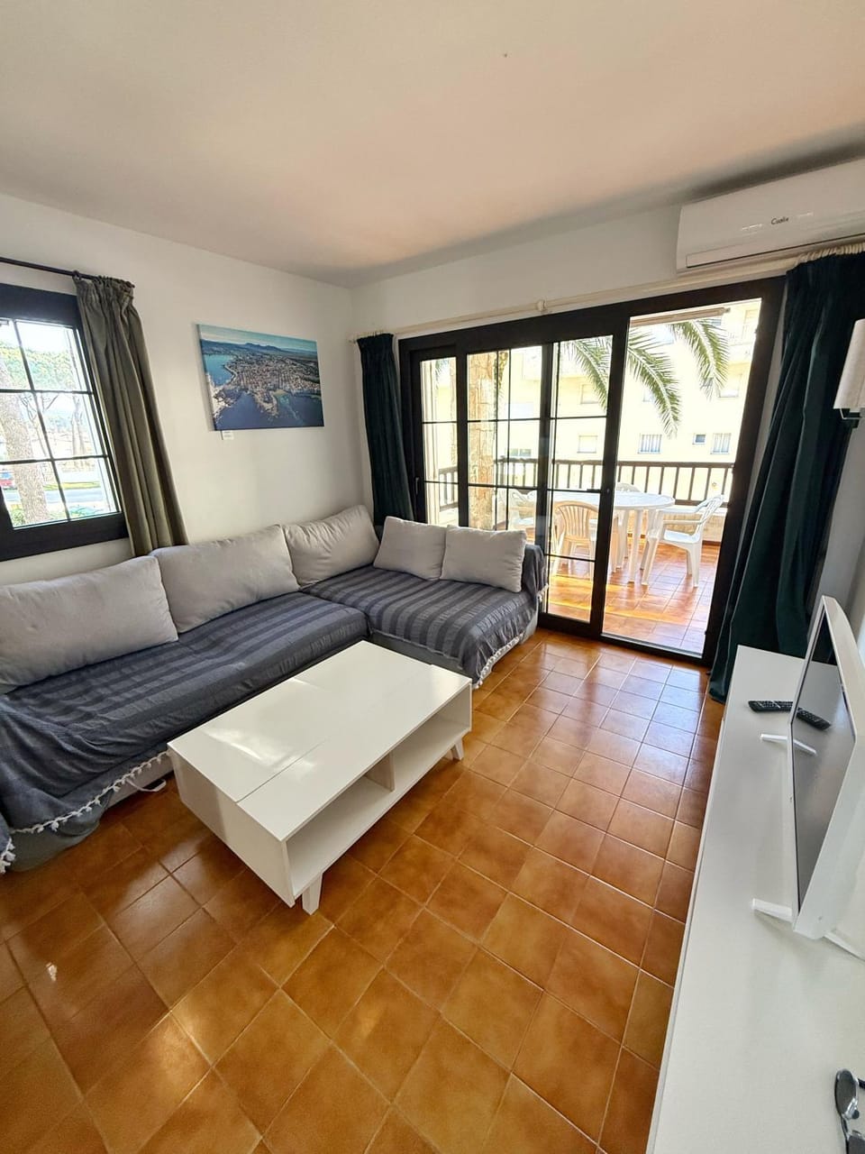 Apartamento en la Escala con piscina y parking Apartment in L'Escala